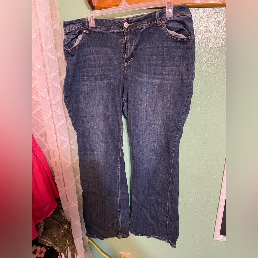 Maurice’s 22L jeans